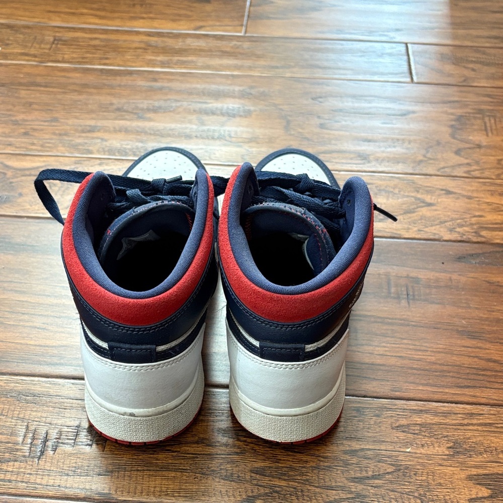 Jordan Kids Navy and Red Sneakers - Picture 2 of 4